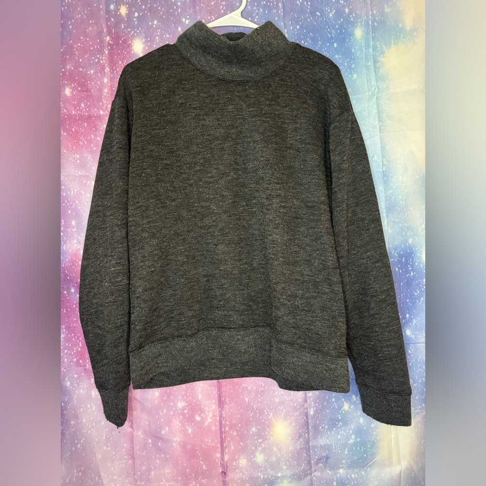 Men’s Abercrombie sweater 🛍